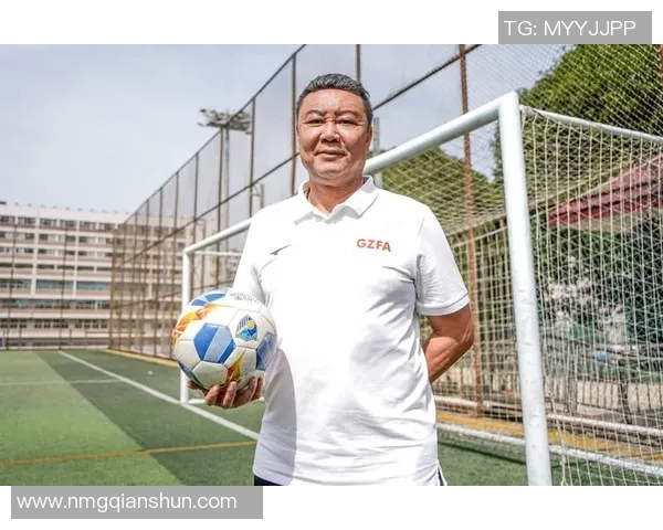 中国足球球星高峰的辉煌岁月与场上场下的传奇人生故事